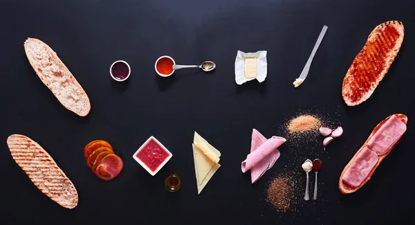 Ingredientes Para Sándwiches Con Jamón York Queso Tomate Aceite Mermelada — Foto de Stock