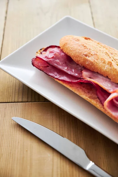 Bacon Szendvics Részlete Hagyományos Spanyol Bocadillo Készült Ropogós Baguette — Stock Fotó