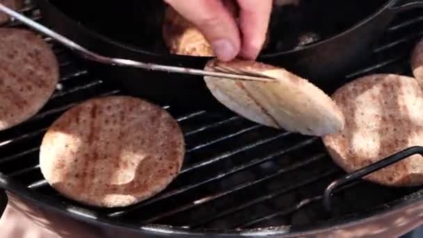 Izgara kalamar pirzola kızartma — Stok video
