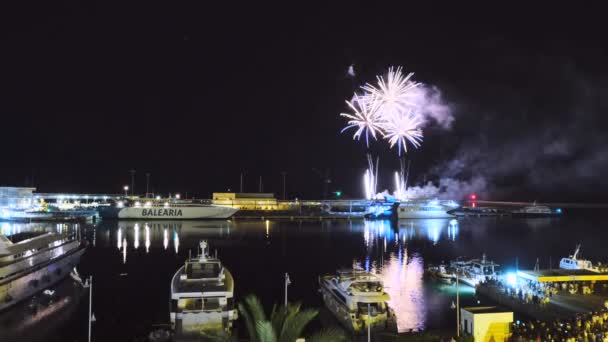 DENIA, SPANIA - 16 AUGUST 2018: Focuri de artificii în Denia — Videoclip de stoc