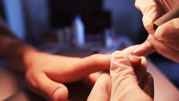 Beauté maître peint l'ongle — Video