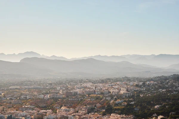 Панорамний вид на місто Ялео з мису Антоніо. — стокове фото