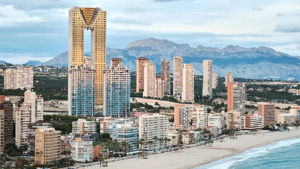 Benidorm şehrinin panoramik manzarası