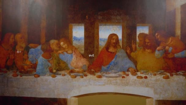 レオナルド ・ ダ ・ ヴィンチの最後の晩餐の再現絵画仕事弟子たちと共にキリストの最後の食事のシーンを描いた — ストック動画