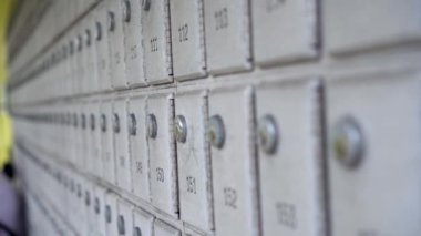 Satır arka planındaki posta kutuları
