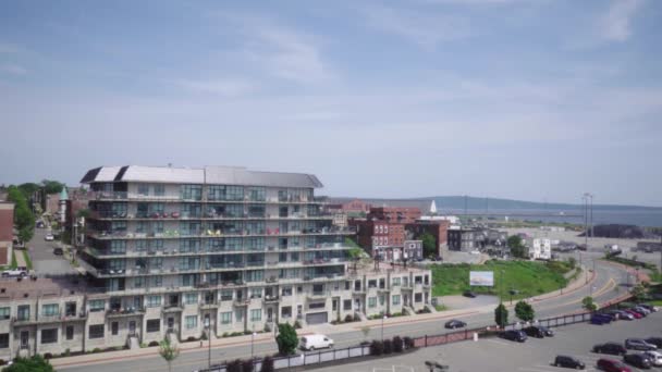 Saint John, New Brunswick - 30 de julio de 2019: Arquitectura, edificios famosos y monumentos de la provincia canadiense — Vídeo de stock