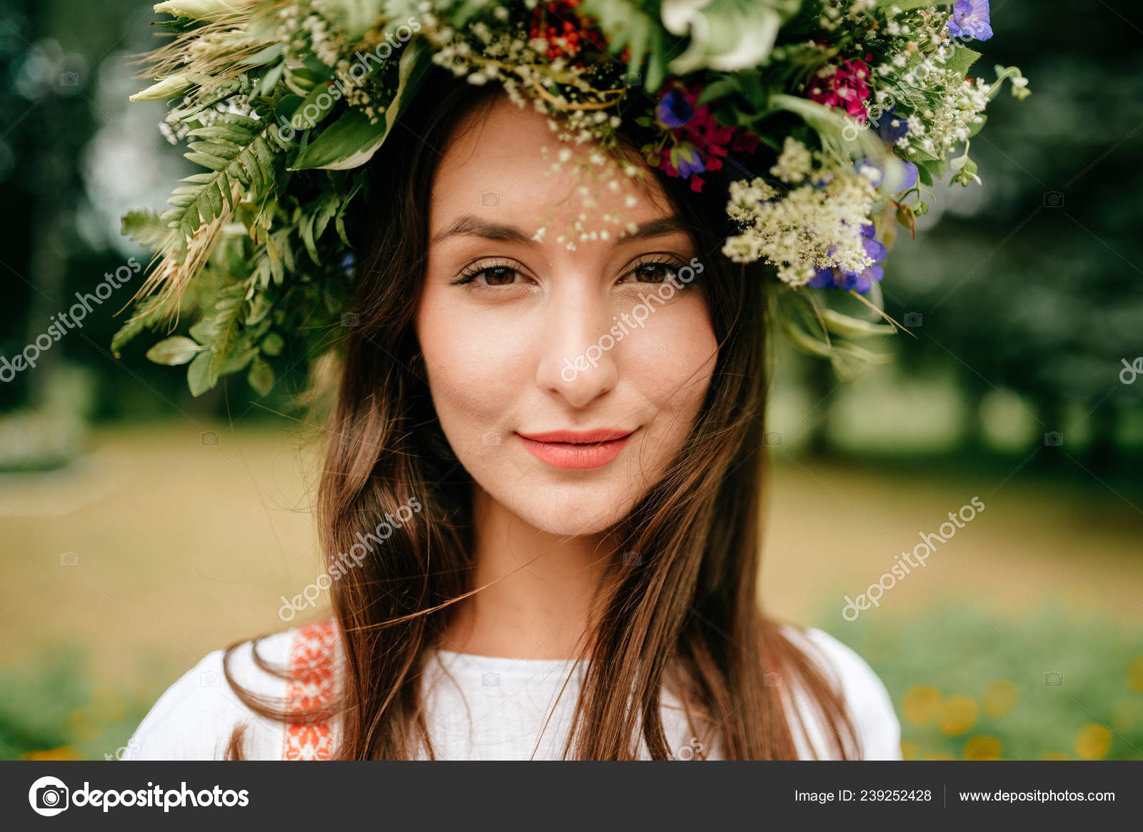 Portrait Beautiful Young Woman Traditional Slavic Dress Wreath — Stock ...