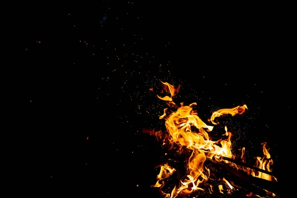 Close View Burning Campfire Dark Abstract Background — Stock Photo, Image