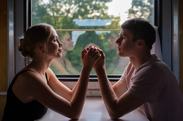 Couple Romantique Amoureux Voyageant Train — Photo