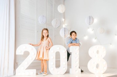 çok güzel bir şekilde dekore edilmiş Noel ve yeni yıl stüdyo çocuklarda