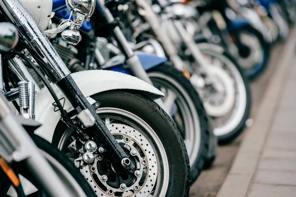 motosiklet ile lots-in krom Ayrıntılar görünümünü kapat