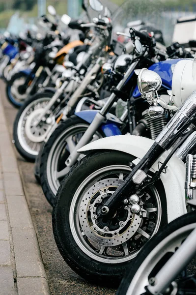 motosiklet ile lots-in krom Ayrıntılar görünümünü kapat