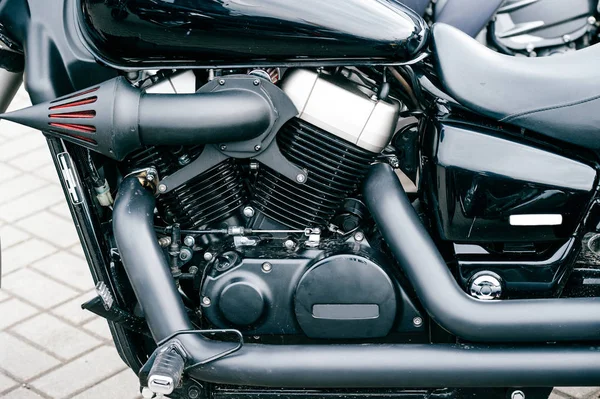 摩托车的近距离视图与大量的铬细节 — 图库照片