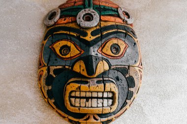 geleneksel Ulusal Hint totem görünümünü kapat