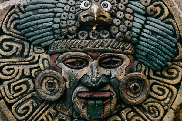 geleneksel Ulusal Hint totem görünümünü kapat