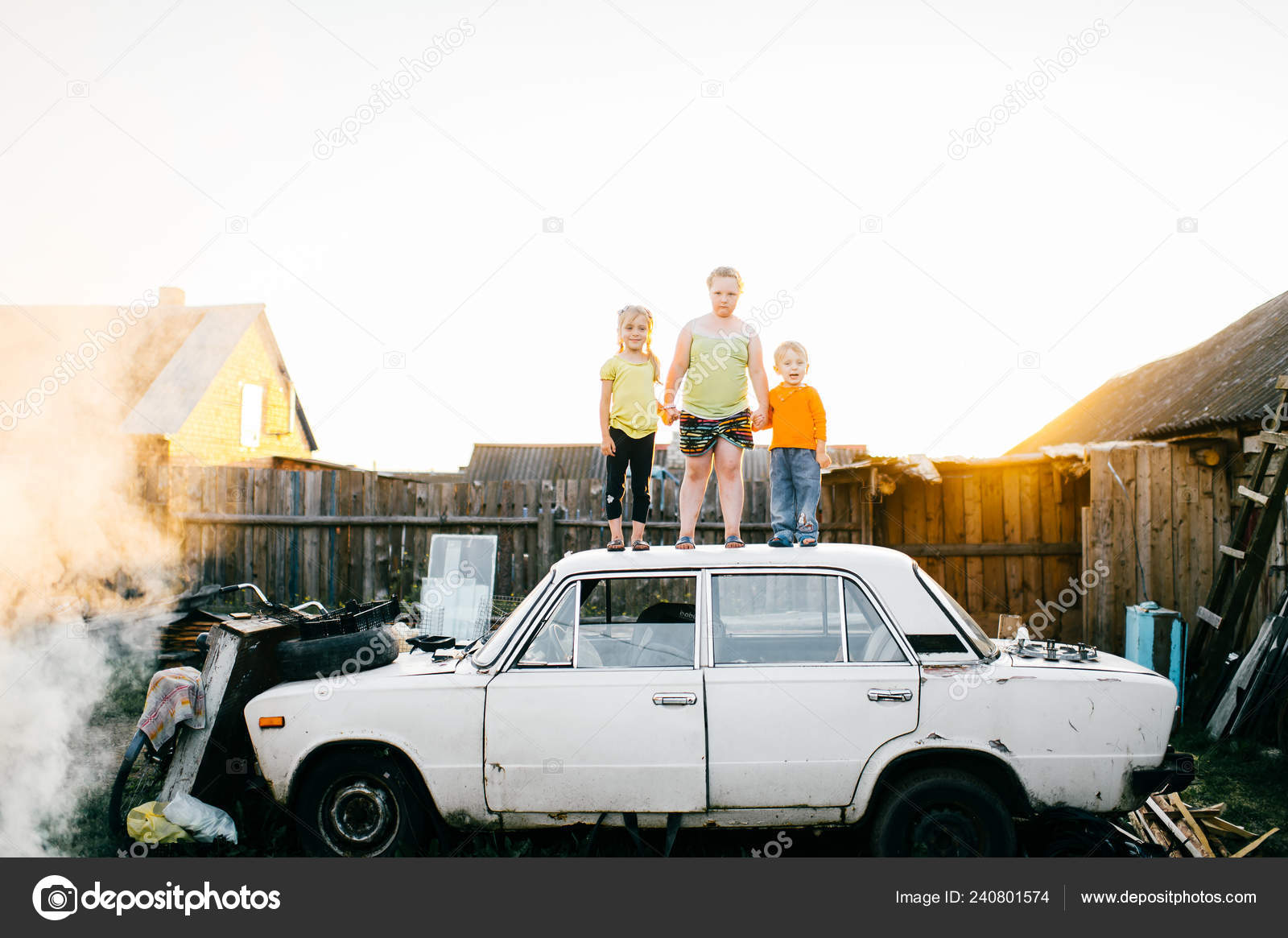 Stand on car roof hotsell