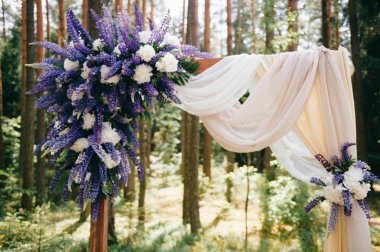 yaratıcı düğün süslemeleri orman töreni için