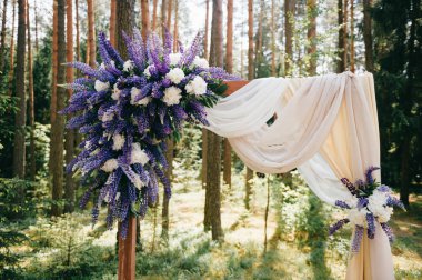 yaratıcı düğün süslemeleri orman töreni için