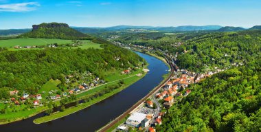 Elbe Vadisi için görünümünden Koenigstein kale, Sakson İsviçre Ulusal Parkı, popüler seyahat hedef Almanya