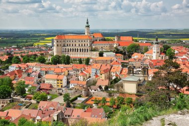 South Moravia, popüler Mikulov şehir görünümüne seyahat hedef Çek Cumhuriyeti'nde