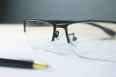 Masaüstü üzerindeki iş kavramı belgeler