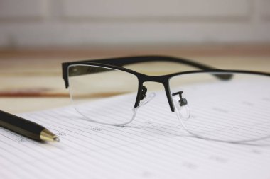 Masaüstü üzerindeki iş kavramı belgeler