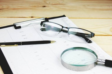 Masaüstü üzerindeki iş kavramı belgeler