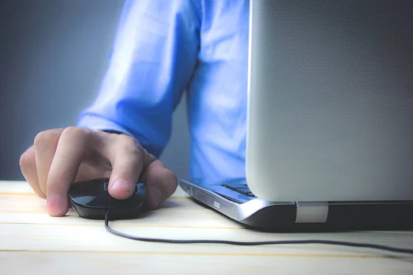 Homem Negócios Moderno Trabalhando Laptop — Fotografia de Stock