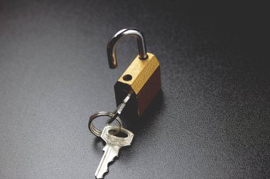 anahtar kilit tablosundaki ile