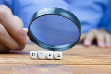 kelime ahşap harflerle yazılı ver