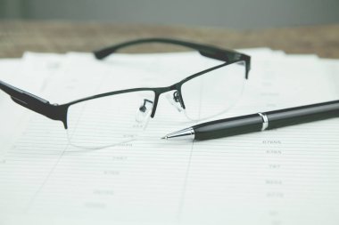 Masaüstü üzerindeki iş kavramı belgeler