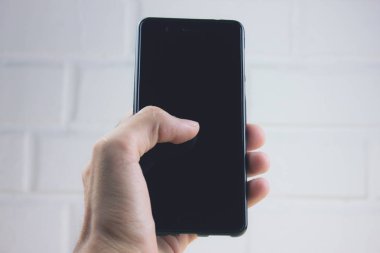 Cep telefonu olan adam. .