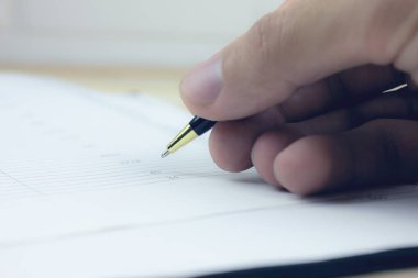 Masaüstü üzerindeki iş kavramı belgeler
