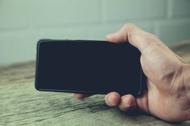 Cep telefonu olan adam. .