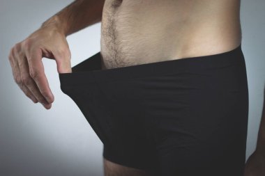 penisini izleyen adam