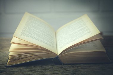 Ahşap arkaplan kitabı