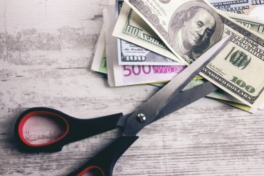 Yalan makas ile dolar banknotlar 