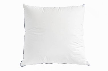 Beyaz arka planda izole edilmiş beyaz yastık