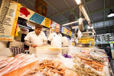 Mexico City, Mexico; 1 Kasım 2024: Mexico City 'deki San Juan Market' te taze balık tezgahı.