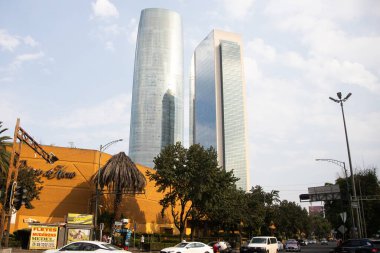 Mexico City, Meksika; 1 Kasım 2024: Coyoacn 'daki Colonia Del Carmen' de Ölüler Günü için sokaklar ve atmosfer.