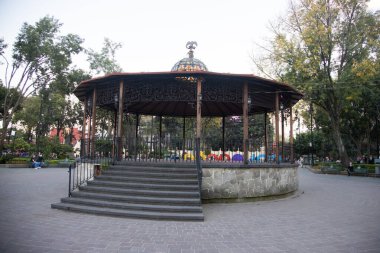 Mexico City, Meksika; 1 Kasım 2024: Coyoacn 'daki Colonia Del Carmen' de Ölüler Günü için sokaklar ve atmosfer.