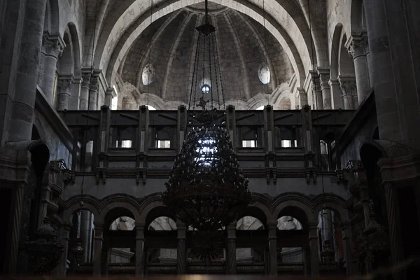 Jerusalem, Israel - augusti 25 2018: Kapellet i St. Helena eller kapell av det heliga korset i kyrkan av den heliga graven, Jerusalem, Israel. — Stockfoto