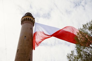 Büyük Polonya bayrağı, Swinoujscie deniz feneri. Bağımsızlık günü.