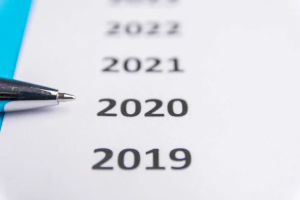 Beyaz kağıttaki son yılların listesi. Kalem puanları 2020 'de. Boşluğu Kopyala