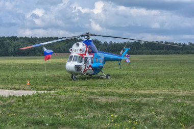 Belarus, Minsk - 23 Temmuz 2018: Helikopter Mi-2 16 Dünya helikopter Şampiyonası ve 4 Dünya Kupası yarış helikopter Rus takımının