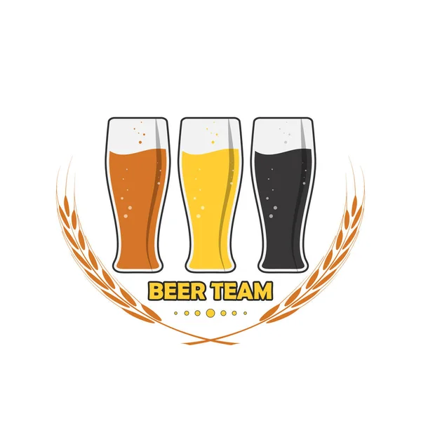 Τρεις Κούπες Μπύρας Τις Λέξεις Beer Team Και Ένα Καρφί — Διανυσματικό Αρχείο