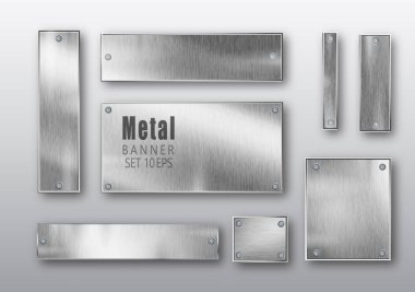 Metal pankartlar gerçekçi. Şeffaf arkaplanda izole edilmiş yazıtlar için yeri olan vektör metali fırçalanmış plakalar. Gerçekçi 3 boyutlu tasarım. Paslanmaz çelik arka plan.