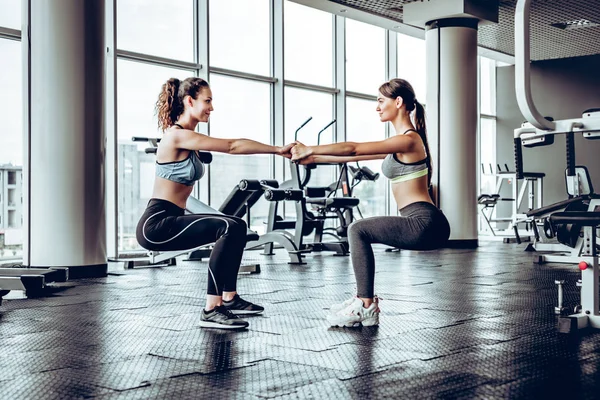 Desporto Concept Beautiful Mulheres Fazendo Exercício Ginásio — Fotografia de Stock