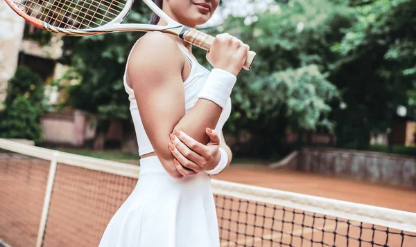 Mulher Bonita Jovem Roupas Esportivas Sexy Jogando Tênis Parque Cidade — Fotografia de Stock