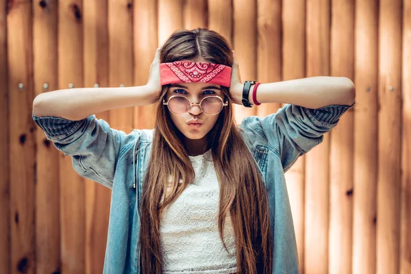 Kleurrijke Emotionele Portret Van Jonge Hipster Vrouw Gek Meisje Rood — Stockfoto